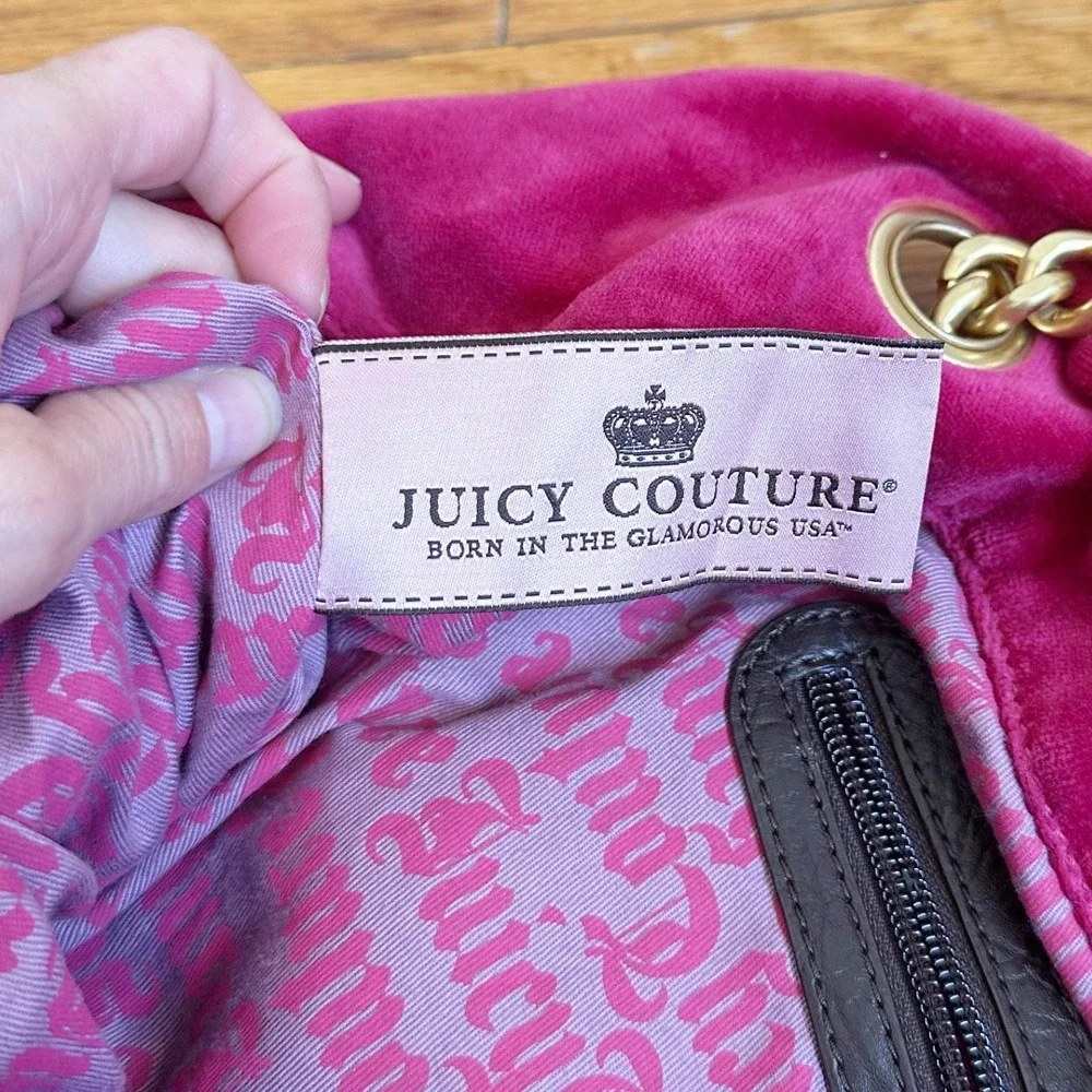 VTG Juicy Couture Pink/Gold Velour Daydreamer Shoulder Bag Y2K 2010 Crest Charm
